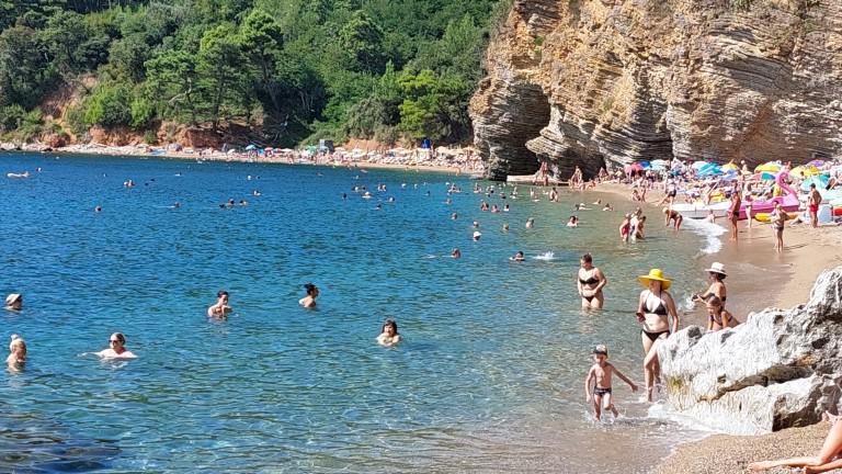 U Budvi na 26 lokacija voda odličnog, na šest dobrog, na dvije zadovoljavajućeg kvaliteta | Radio Televizija Budva