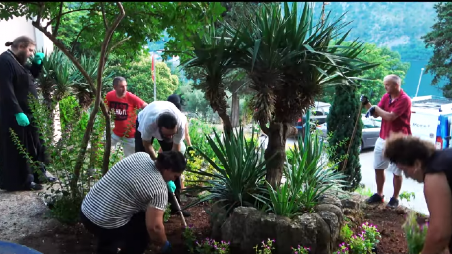 (VIDEO) Stanjevići poklonili cvijeće bolnici u Dobroti | Radio Televizija Budva