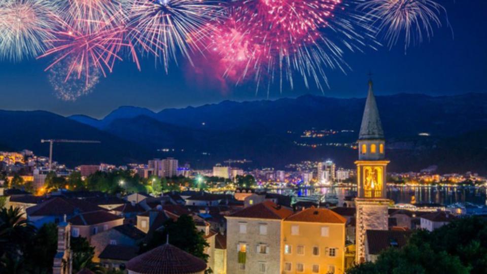 Tradicionalno: U ponoć spektakularni budvanski vatromet | Radio Televizija Budva