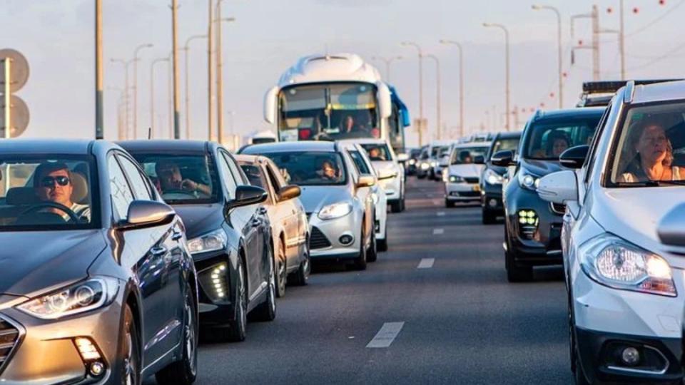 Od danas ograničenje saobraćaja za teretna motorna vozila, autobuse i kampere | Radio Televizija Budva