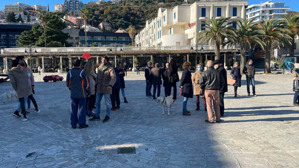 Starograđani ogorčeni: Zatvorite Stari grad i od njega napravite arheološko nalazište | Radio Televizija Budva