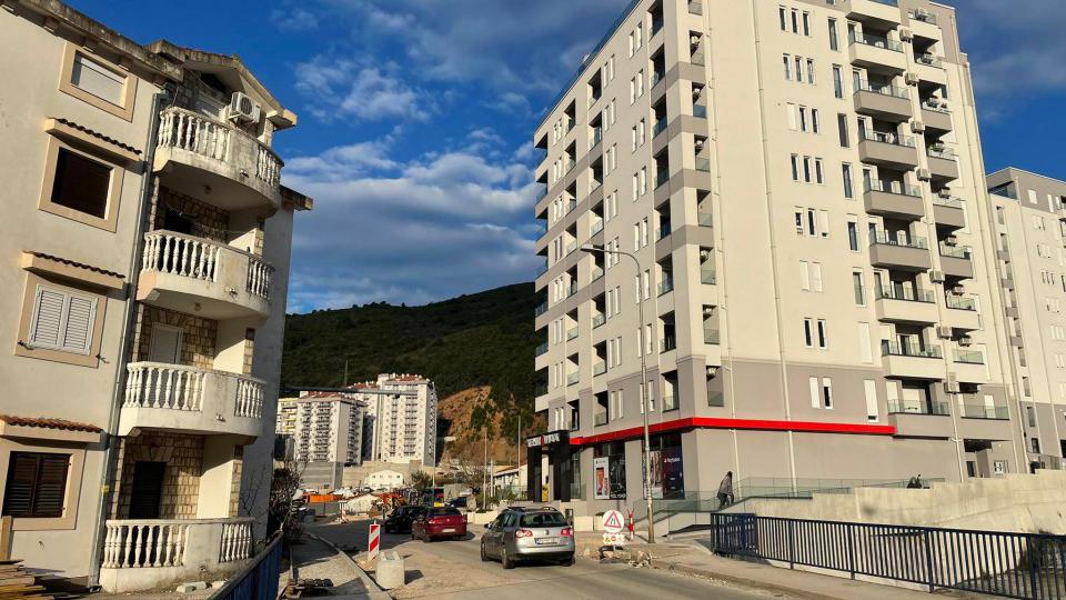 Sa terena: Radovi na kružnom toku ušli u finalnu fazu | Radio Televizija Budva