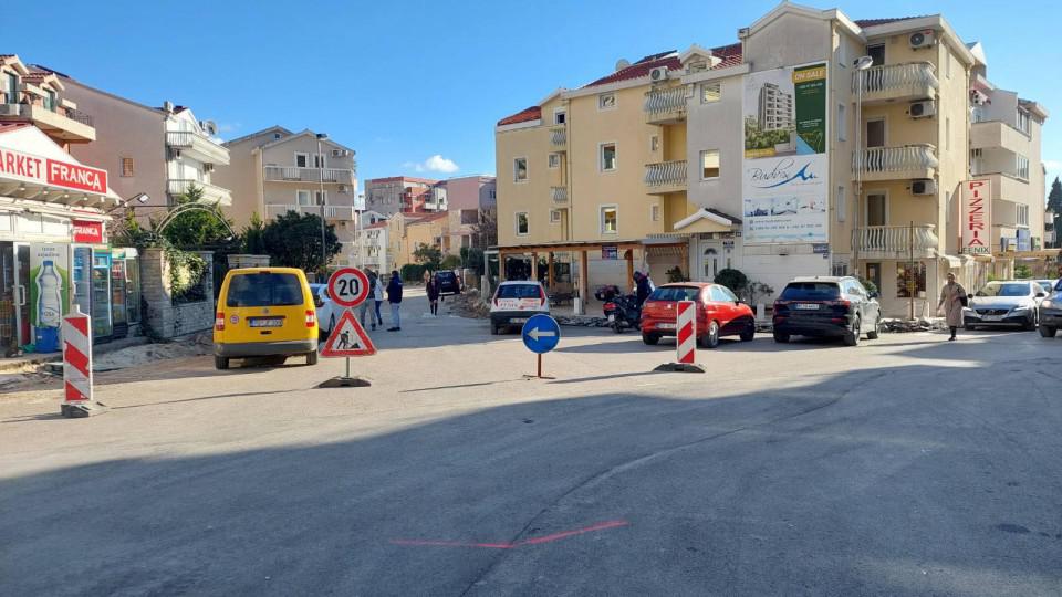 (FOTO) U toku radovi u ulici Babilonija | Radio Televizija Budva