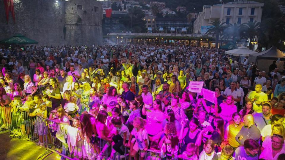 (VIDEO) Nezaboravan provod za sve generacije: 56. Izdanje manifestacije “Dan širuna” zabilježilo izuzetnu posjećenost | Radio Televizija Budva