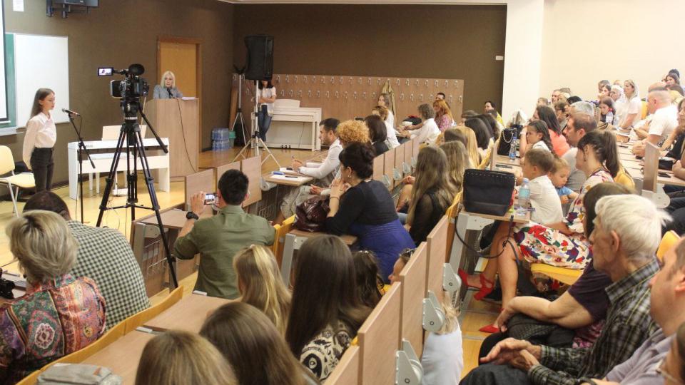 JU Narodna biblioteka Budve organizuje 46. opštinsko takmičenje recitatora | Radio Televizija Budva