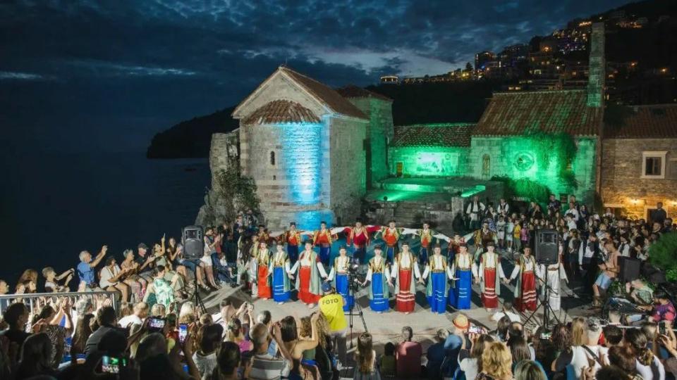 Sjutra festival folklora u Starom gradu u organizaciji KC Stara Budva | Radio Televizija Budva