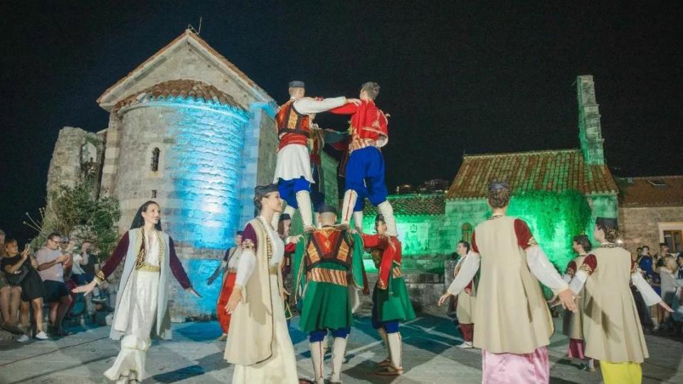 Večeras festival folklora u Starom gradu u organizaciji KC Stara Budva | Radio Televizija Budva