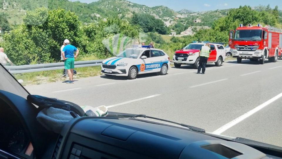 Vozilo sletjelo sa puta Cetinje - Budva, tri osobe povrijeđene | Radio Televizija Budva