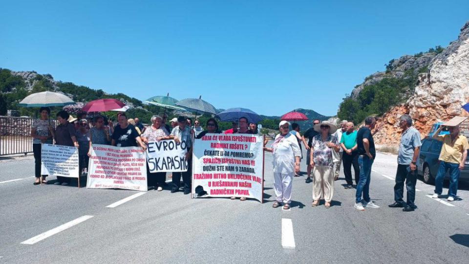 Bivši radnici “Košute” i danas blokiraju saobraćaj između CT-PG | Radio Televizija Budva