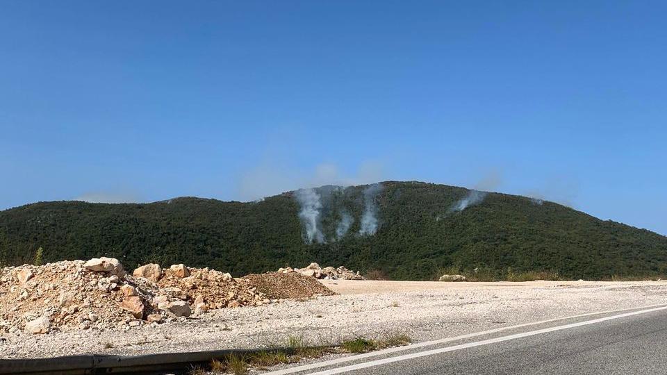 Apel javnosti uslijed požara na granici cetinjske i budvanske opštine | Radio Televizija Budva